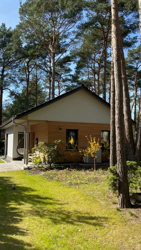 Hausbau Holzbau Holzrahmenbau Haus mit Holzfassade Bungalow - Zimmerei das grüne Haus Oranienburg / Oberhavel - Zimmerei, Holzbau, Hausbau