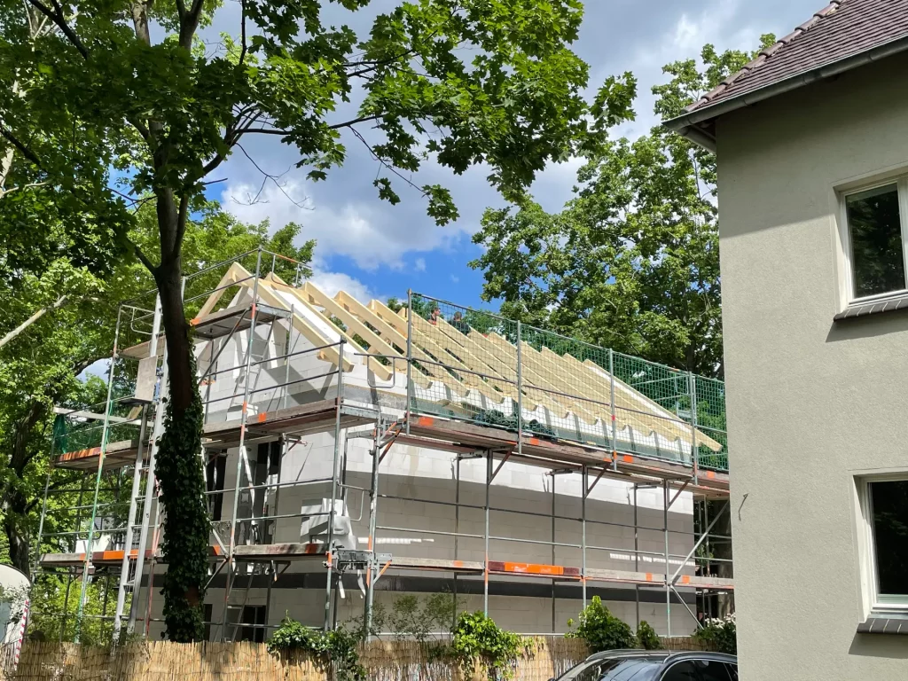 Dachstuhl Dachkonstruktion Pfetten Sparren - Zimmerei das grüne Haus Oranienburg / Oberhavel - Zimmerei, Holzbau, Hausbau